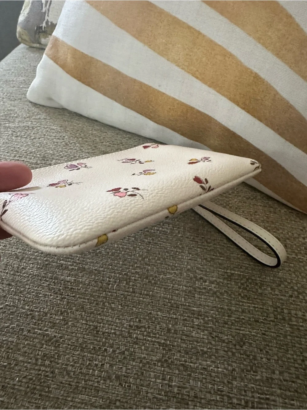 COACH Corner Zip Heart Print Chalk Leather Wristlet with Floral Accents NWT